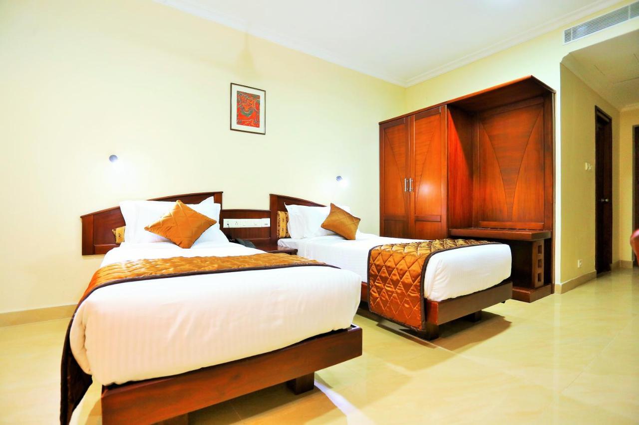 Hotel White City North Paravur Exterior photo